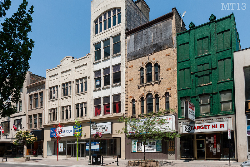 Dundas Street, west of Richmond, as seen in June 2013